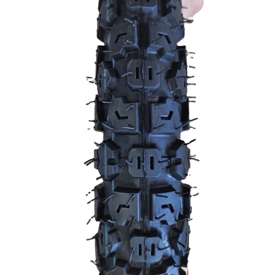 3.00-18 Revestimiento de neumáticos de motocicleta Diseño y funcionalidad superiores