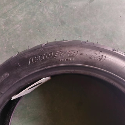 Materia prima natural de acero de caucho de nylon 130/70-13 neumáticos de motocicleta para la fiabilidad