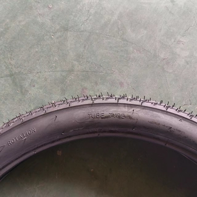 Casilla de neumáticos homologada por el CE 60/100-17 La opción ideal para la reparación y el reemplazo de motocicletas