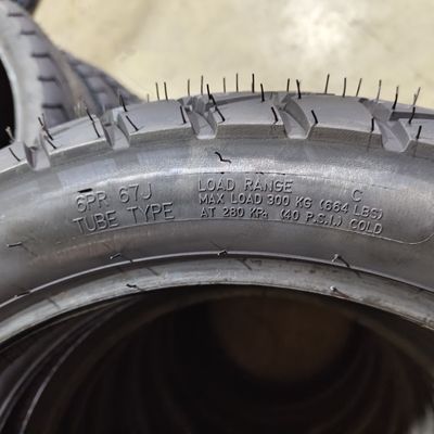 Pneus sin tubos para motocicletas de acero natural de caucho de nylon 110/90-17 Pneus sin tubos 6pr/8pr