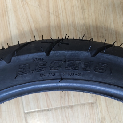 360h18 neumáticos de motocicletas con un contenido de caucho del 35% al 55% y de acero natural de caucho de nylon