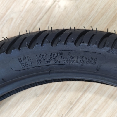 Neumático de motocicleta de nylon de acero natural de caucho 90/90-17 con un contenido de caucho del 35% al 55%