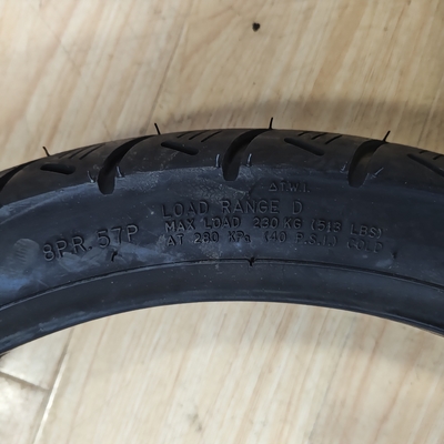 90/90-18 neumáticos de motocicleta y tubo interior OEM aceptable para una alta durabilidad