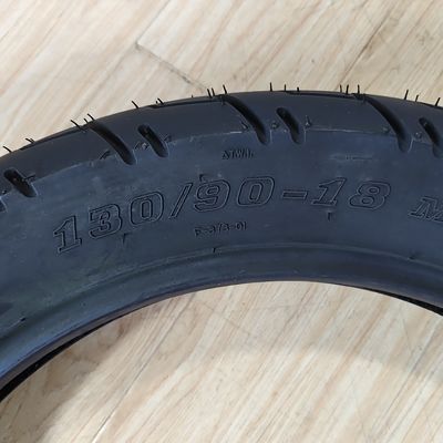 Contenido de caucho del 35% al 55% Cascada de neumáticos de motocicletas neumáticos sin tubos 13090-18 neumáticos de bicicleta
