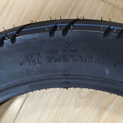 Contenido de caucho del 35% al 55% Cascada de neumáticos de motocicletas neumáticos sin tubos 13090-18 neumáticos de bicicleta