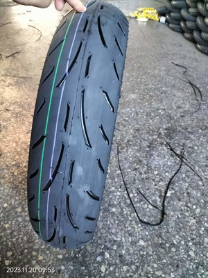 Contenido de caucho alto en neumáticos y tubos de motocicletas 30%-45% OEM aceptable 120/70-17