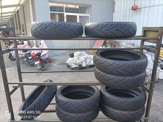 170/50-21 160/50-23 Pneumático de fusión a medio calor para motocicletas 8.2 kg Tiempo de entrega 25-30 días
