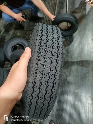 35% 45% Contenido de caucho Bajaj neumáticos y tubos para motocicletas de triciclos 25-30 días Tiempo de entrega