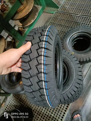 35% 45% Contenido de caucho Bajaj neumáticos y tubos para motocicletas de triciclos 25-30 días Tiempo de entrega