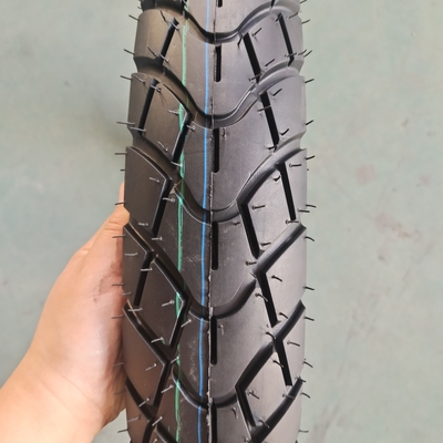Mercado de América del Sur 90/90-18 neumático trasero de motocicleta con estilo diferente y peso de 3,6 kg