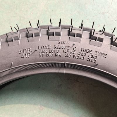 130/70-13 Tamaño del neumático de motocicleta con contenido aceptable de OEM y caucho del 35% al 55%