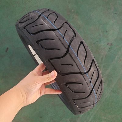 Puerto de carga de Qingdao 130/70-13 Tamaño del neumático de motocicleta negro Mayoristas para los mercados nacionales