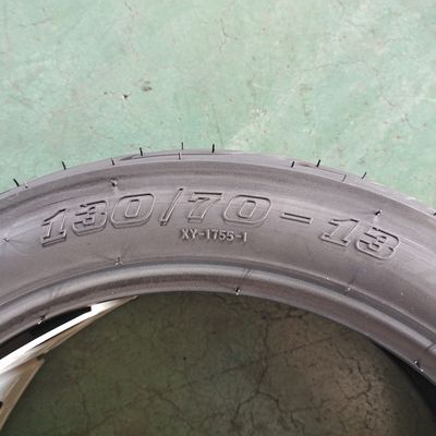 Puerto de carga de Qingdao 130/70-13 Tamaño del neumático de motocicleta negro Mayoristas para los mercados nacionales