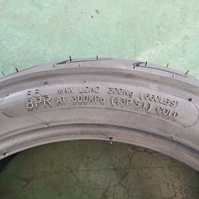 Puerto de carga de Qingdao 130/70-13 Tamaño del neumático de motocicleta negro Mayoristas para los mercados nacionales