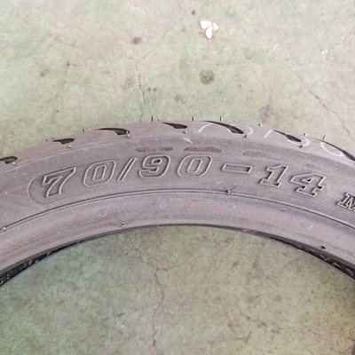 Pneumático sin tubo 70/90-14 6PR Pneumático de motocicleta perfecto Requisitos Partes de repuesto incluidas