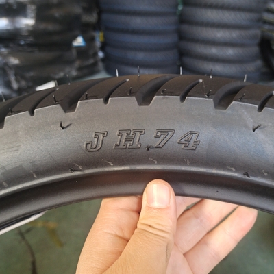 Super goma neumático de motocicleta 110/80-17 con puerto de carga y carcasa de neumáticos de Qingdao
