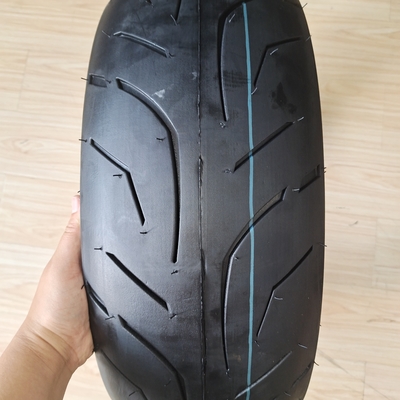 6PR/8PR Ply Rating Naturaleza Material de náilon de caucho acero neumático de motocicleta neumático 180/55-17