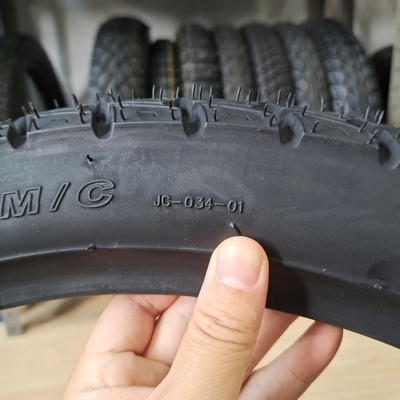 Improved Traction 1009017 neumático para motocicletas con un contenido de caucho del 35% al 55%