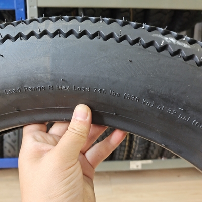 Sawtooth Vintage Pneumático de motocicleta Pneumático 5.00-16 4.50-18 con caucho natural en Qingdao