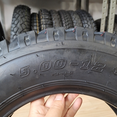 Tipo de tubo / neumáticos de motocicleta sin tubo 5.00-12 con 35%-55% de contenido de caucho y asequible