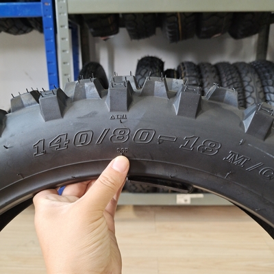 6PR/8PR Ply Rating neumático de motocicleta sin tubo negro 140/80-18 140/80/18 para el mercado ruso