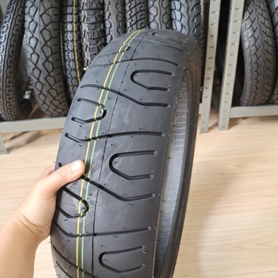 Pneumático de motocicleta de caucho natural 130/70-17 8PR Parte de repuesto de alto rendimiento para motociclistas