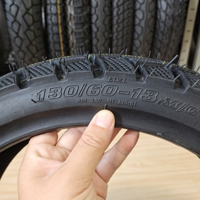 Los neumáticos de motocicletas sin tubo de caucho natural de acero de nylon 130/60-13 TL para el mercado de Venezuela
