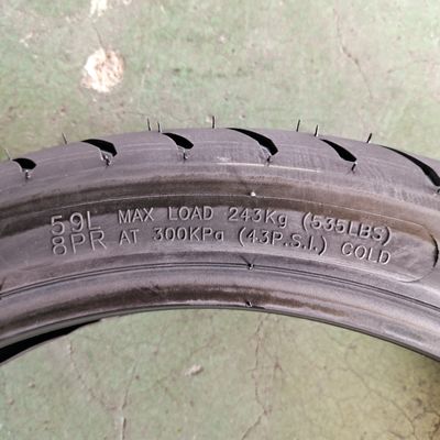 El caucho natural negro 90/90-17 neumático de motocicleta para un rendimiento duradero