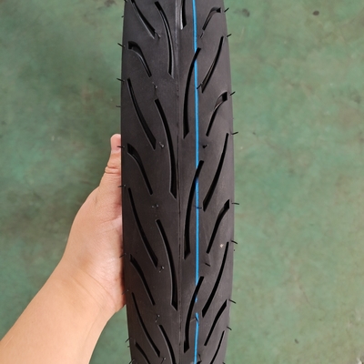 Pneumático negro para motocicletas / Llantas de Moto / Neumatico Moto con un contenido de caucho del 35% al 55%