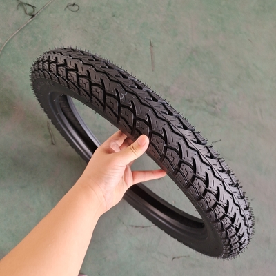 Pneumático de motocicleta Pneumático 3.00-18 de caucho natural de acero de nylon y OEM aceptable ofrecido