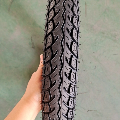 Pneumático de motocicleta Pneumático 3.00-18 de caucho natural de acero de nylon y OEM aceptable ofrecido