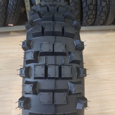 Contenido de caucho del 45% en neumáticos blandos para motocicletas de carretera 140/80-18 para el mercado ruso