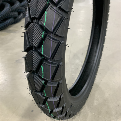 3.00-18 Resistencia a la tracción del neumático de motocicleta 10.5 Casing para un rendimiento fuerte y duradero