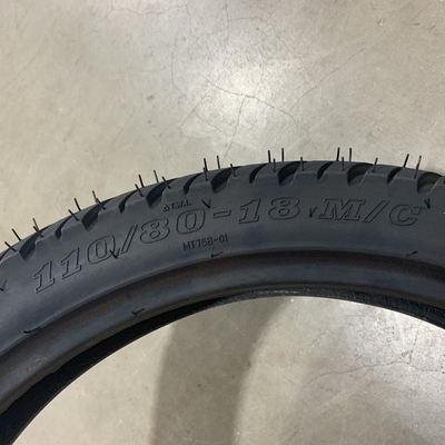 Resistencia a la tracción 10.5 neumático de motocicleta scooter eléctrico 110/80-18 con contenido de caucho 35%-55%