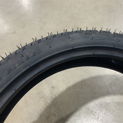 Resistencia a la tracción 10.5 neumático de motocicleta scooter eléctrico 110/80-18 con contenido de caucho 35%-55%