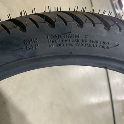 Resistencia a la tracción 10.5 neumático de motocicleta scooter eléctrico 110/80-18 con contenido de caucho 35%-55%
