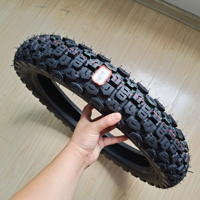 Contenido de caucho 45% neumáticos de motocicletas de 17 pulgadas 3.00-17 para televisores y motocicletas HONDA DIO