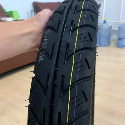 Experimenta el máximo rendimiento con neumáticos y carcasas de motocicletas de tamaño 90/90-18