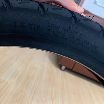 Experimenta el máximo rendimiento con neumáticos y carcasas de motocicletas de tamaño 90/90-18