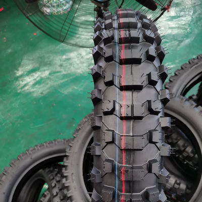 16 pulgadas de neumáticos de motocicleta diseño de patrón profundo para un rendimiento duradero 3.2 KG