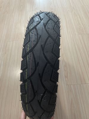 16 pulgadas de neumáticos de motocicleta diseño de patrón profundo para un rendimiento duradero 3.2 KG