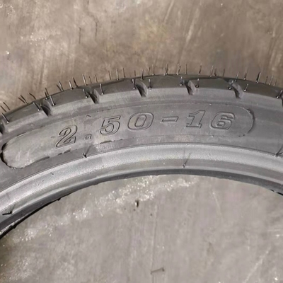 OEM acepta neumático de motocicleta de caucho natural y tubo interno 2.50-16 para el rendimiento