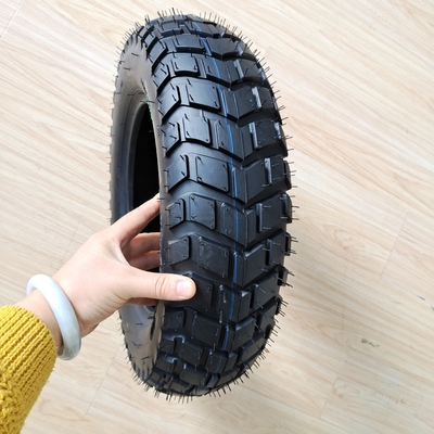 Contenido superior de caucho del 35% al 55% neumático de motocicleta 120/90-10 para venta en el puerto de Qingdao