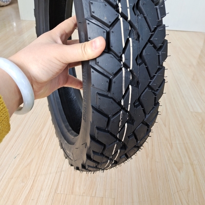 Contenido de caucho del 35% al 55% neumático espesado neumático para motocicletas 110/90-16 para el rendimiento
