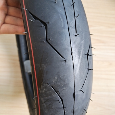 Contenido de caucho del 35% al 55% neumático de motocicleta 90/90-12 para motocicletas de dos ruedas Pneu De Moto