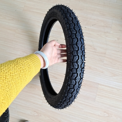 3.00-17 Pneumático de alta resistencia Pneumático de motocicleta con material de nylon de caucho natural de acero
