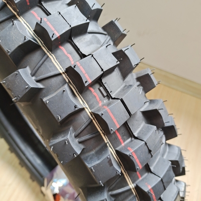 OEM Acceptable neumático de motocicleta super 110/100-18 hecho de caucho natural de acero de nylon