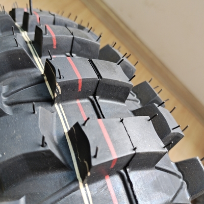 OEM Acceptable neumático de motocicleta super 110/100-18 hecho de caucho natural de acero de nylon