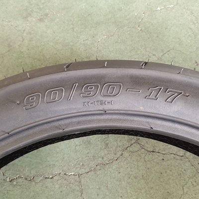 90/90-17 neumáticos para motocicletas con materia prima natural de caucho, acero, nylon