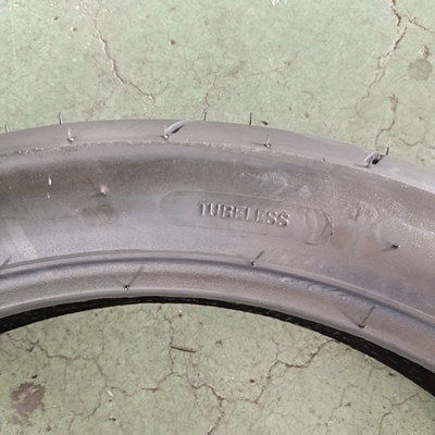 90/90-17 neumáticos para motocicletas con materia prima natural de caucho, acero, nylon